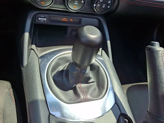 Used 2017 MAZDA MX-5 Miata RF Club RWD image 15