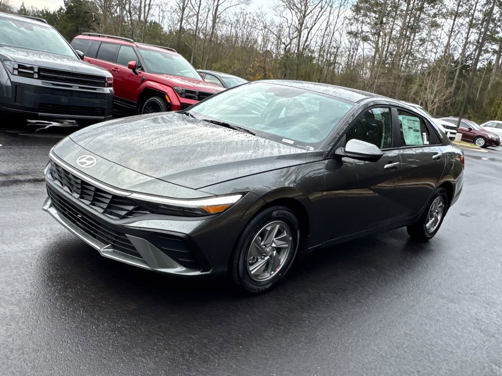 New 2026 Hyundai Elantra SE image 2