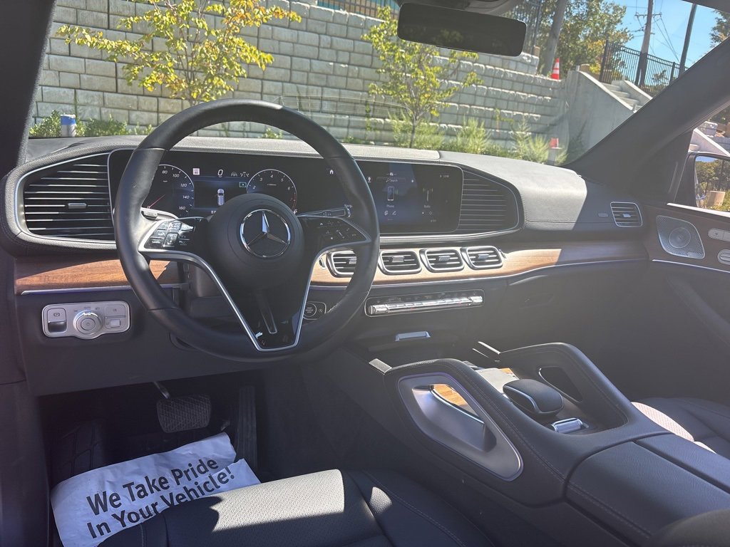 Used 2025 Mercedes-Benz GLS 450 4MATIC image 26