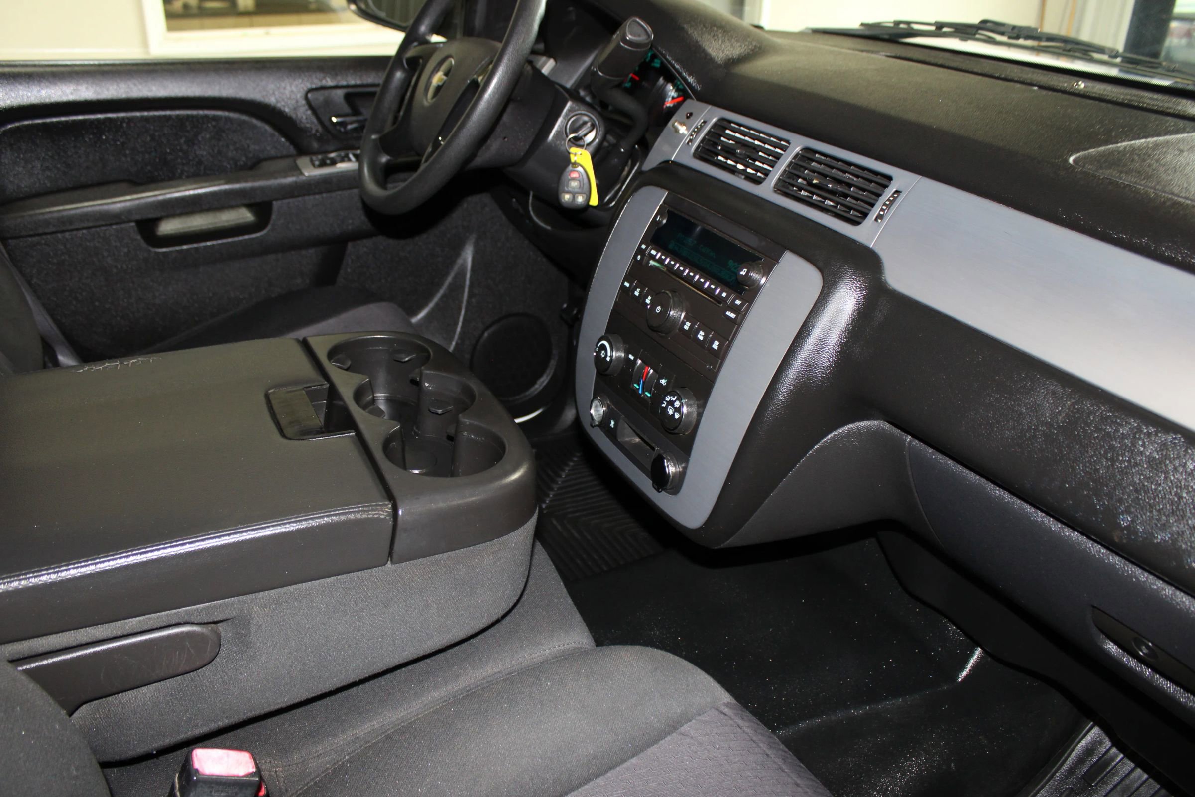 Used 2011 Chevrolet Suburban 2500 RWD image 23
