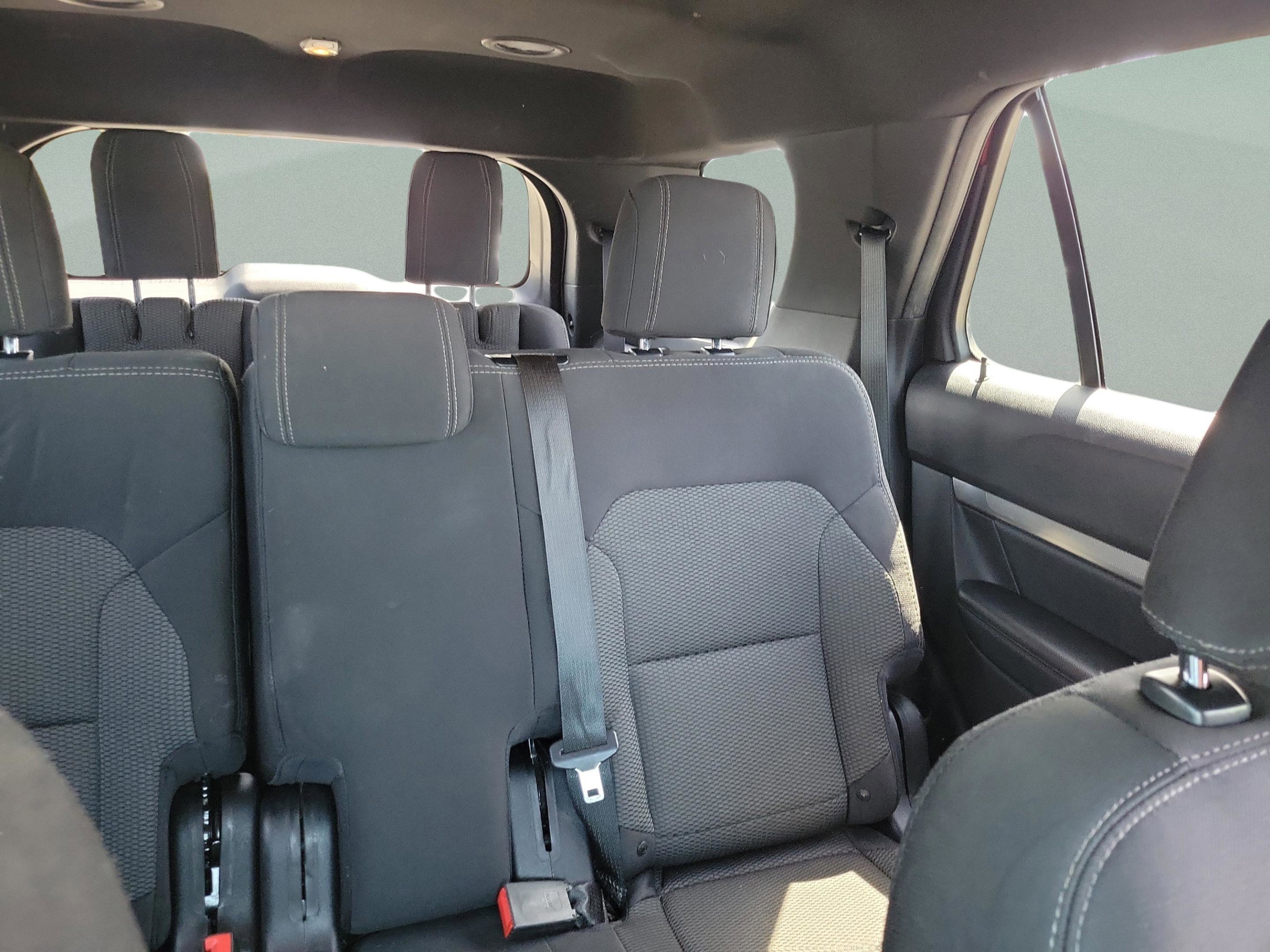 Used 2018 Ford Explorer XLT FWD image 10