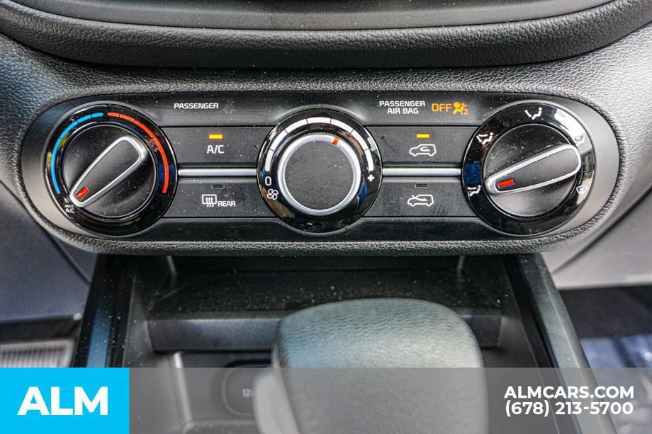 Used 2025 Kia Soul LX w/ LX Technology Package FWD image 40