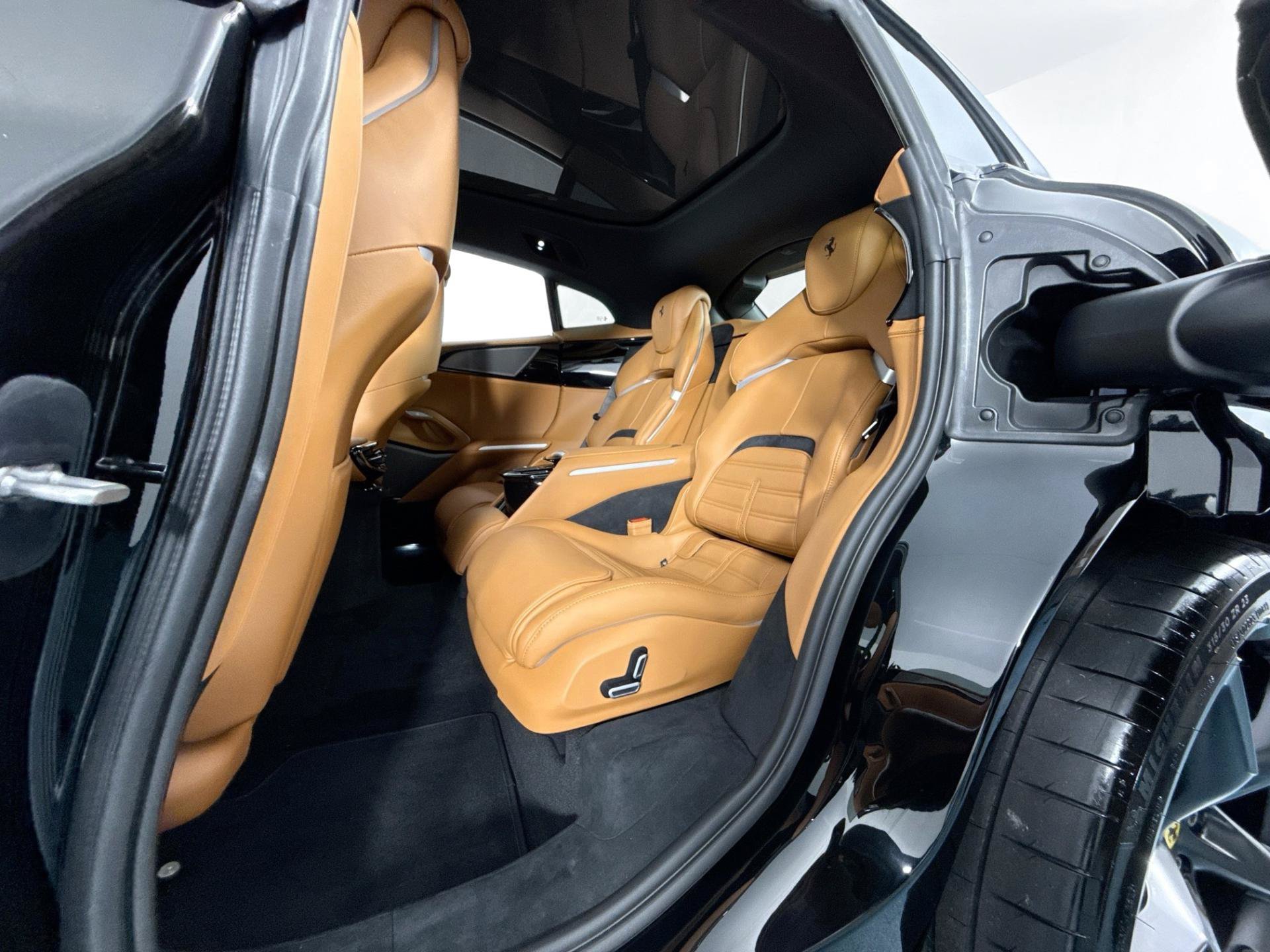 Used 2026 Ferrari Purosangue AWD/4WD image 23