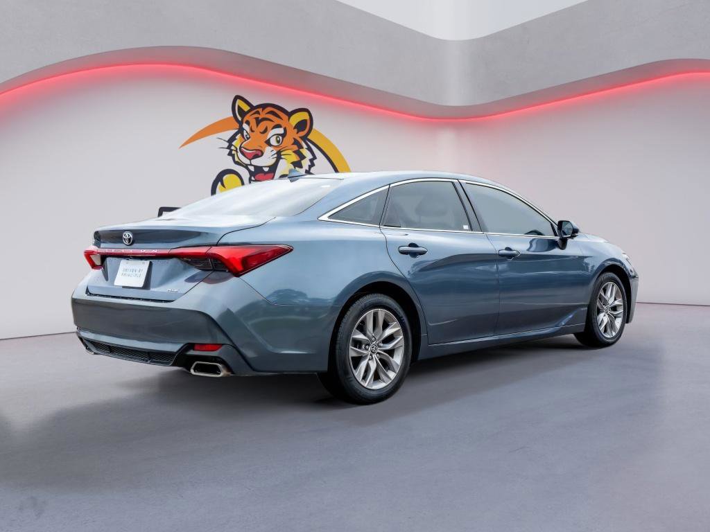 Used 2021 Toyota Avalon XLE image 5