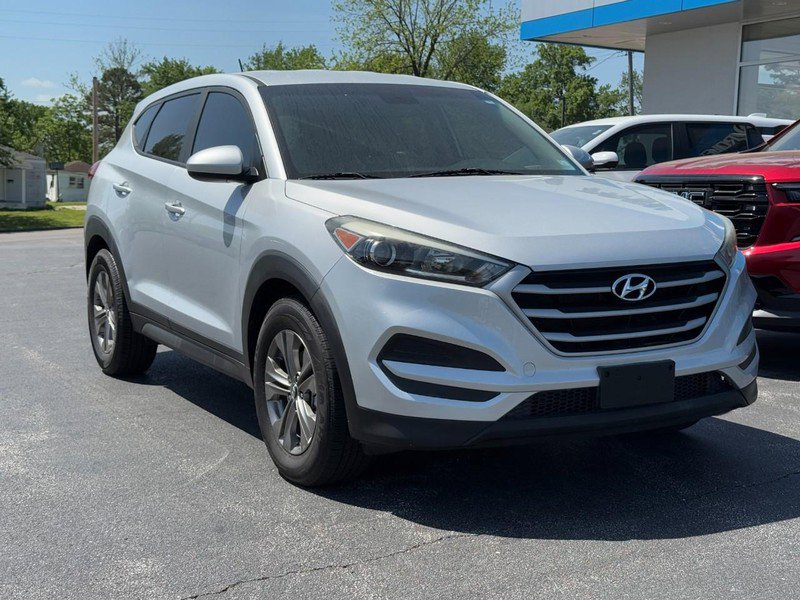 Used 2017 Hyundai Tucson SE FWD image 2