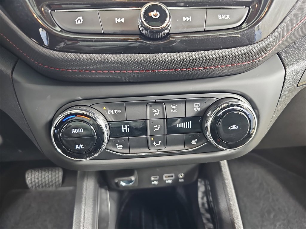 Certified 2023 Chevrolet TrailBlazer RS w/ Sun and Liftgate Package image 31