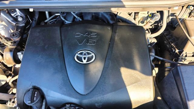 Used 2017 Toyota Sienna XLE Premium w/ Cargo Management Package image 57