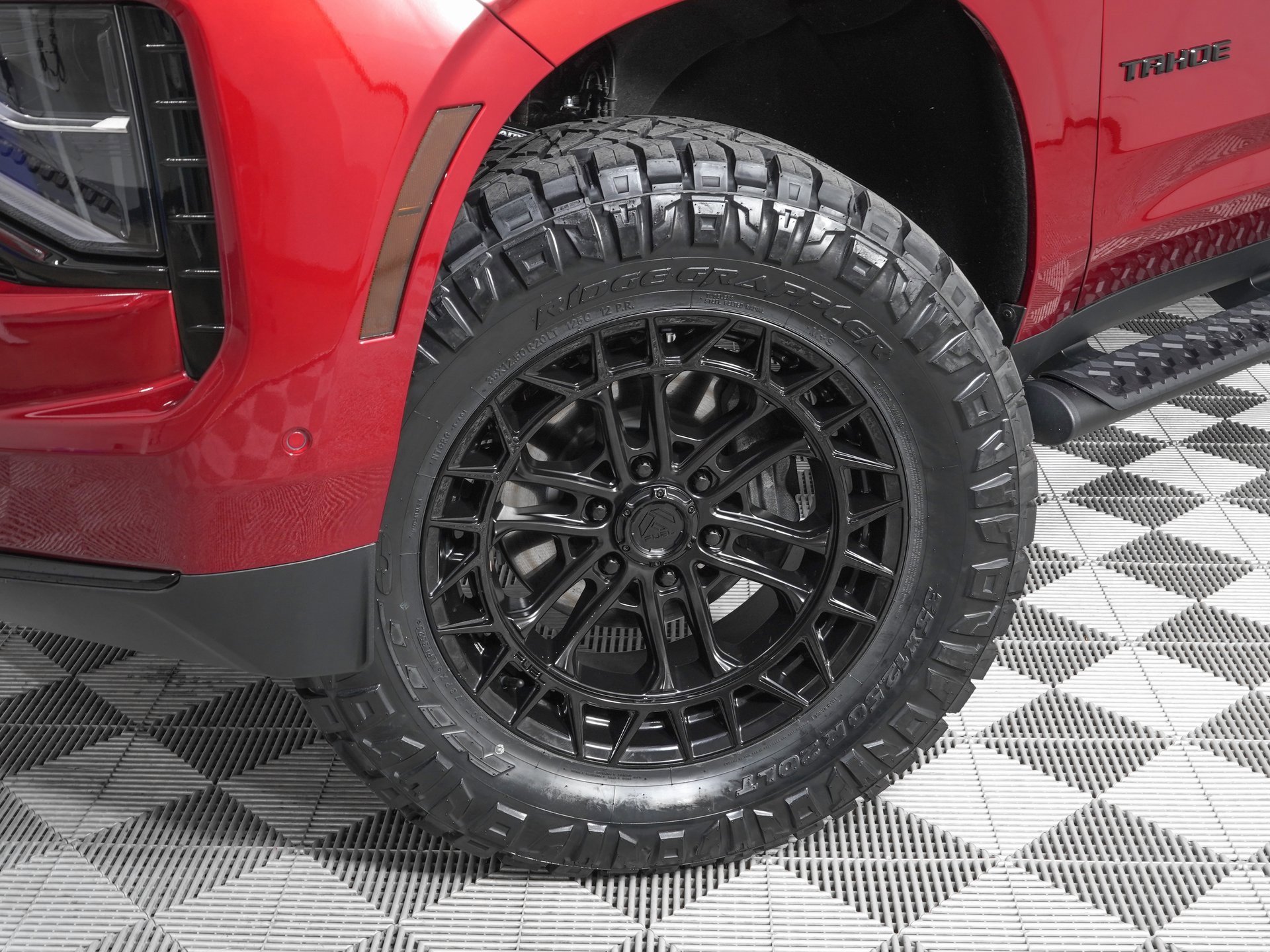 Used 2025 Chevrolet Tahoe Premier w/ Sun And Tow Package image 33