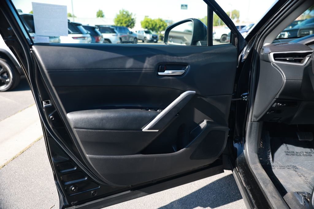 Used 2024 Toyota Corolla Cross XLE w/ Convenience Package image 16