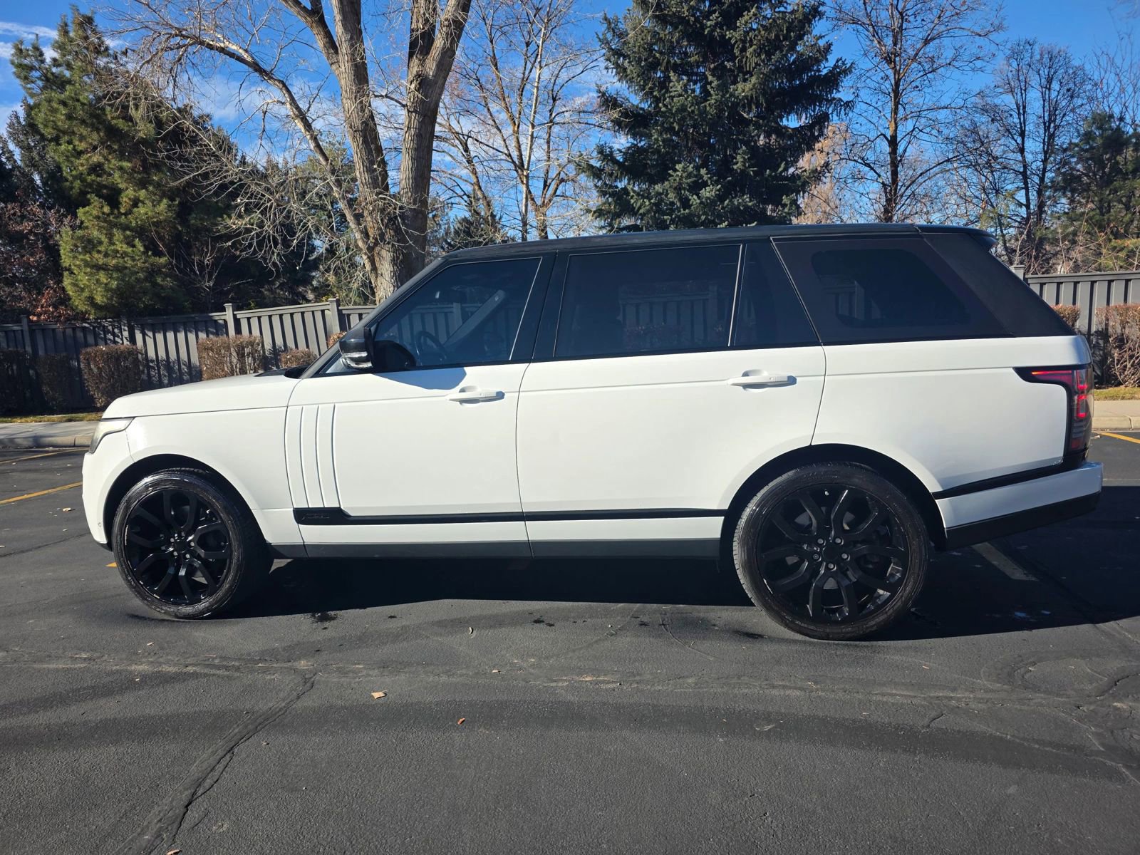 Used 2015 Land Rover Range Rover Long Wheelbase Supercharged image 4