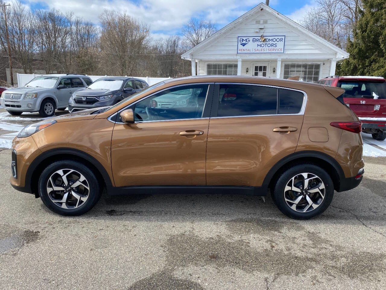 Used 2021 Kia Sportage LX image 2