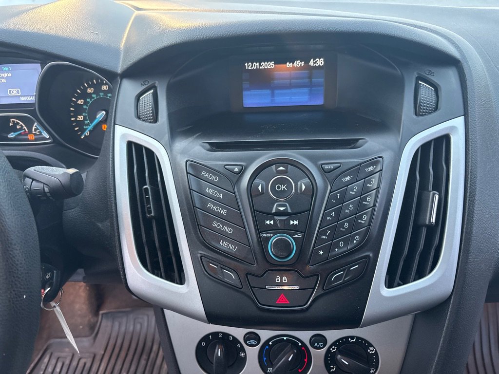 Used 2014 Ford Focus SE w/ SE Winter Package image 15