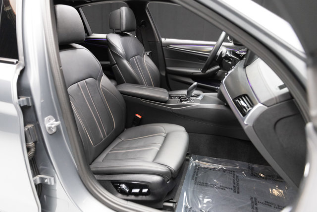 Used 2023 BMW M550i xDrive w/ Executive Package image 52