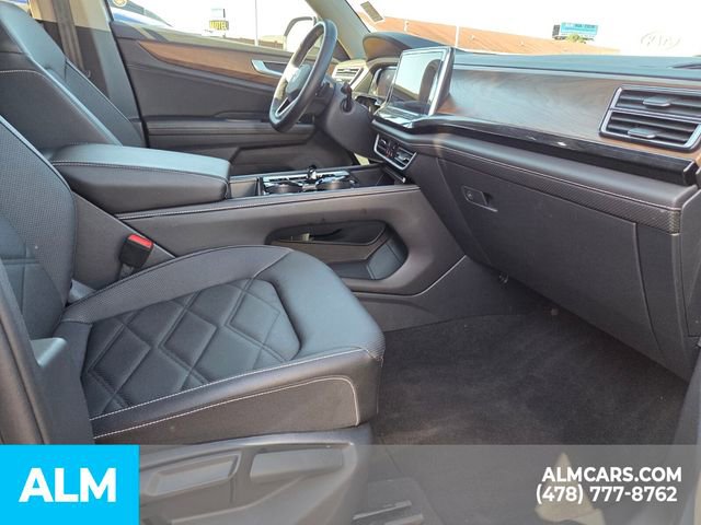 Used 2025 Volkswagen Atlas SE image 15