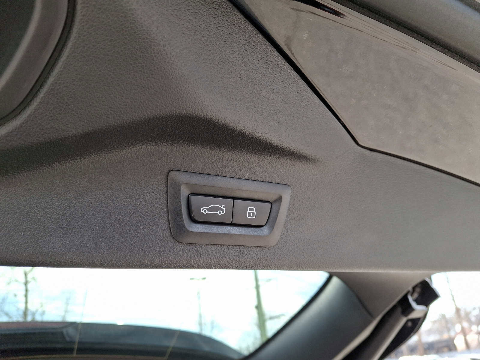 Used 2025 BMW X7 M60i image 31