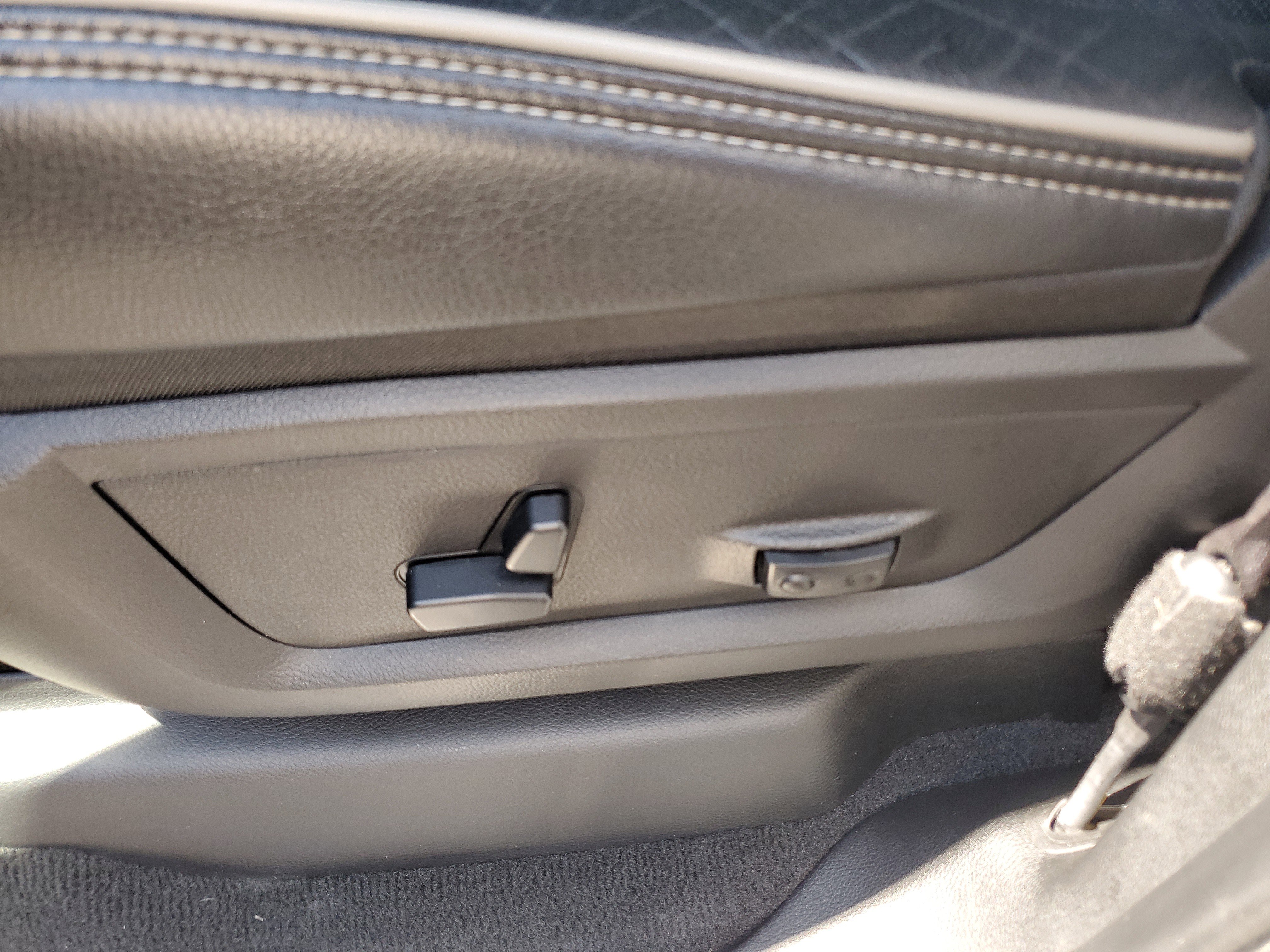 Used 2019 RAM 2500 Laramie w/ Black Appearance Package image 15