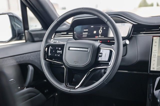 New 2025 Land Rover Range Rover Sport Dynamic SE image 16