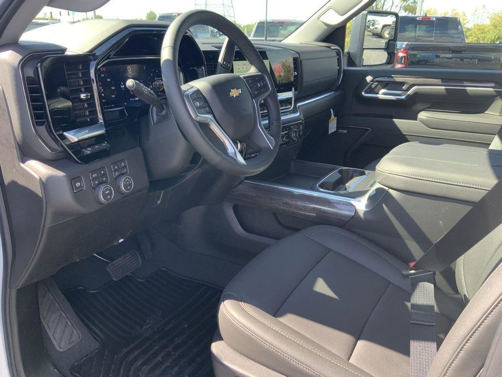 New 2026 Chevrolet Silverado 3500 LTZ w/ LTZ Premium Package image 31