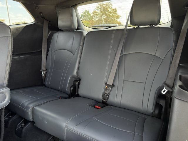 Used 2022 Buick Enclave Essence FWD image 30
