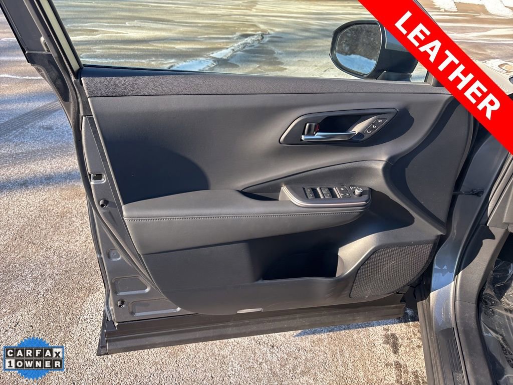 Used 2023 Toyota Crown Limited image 11