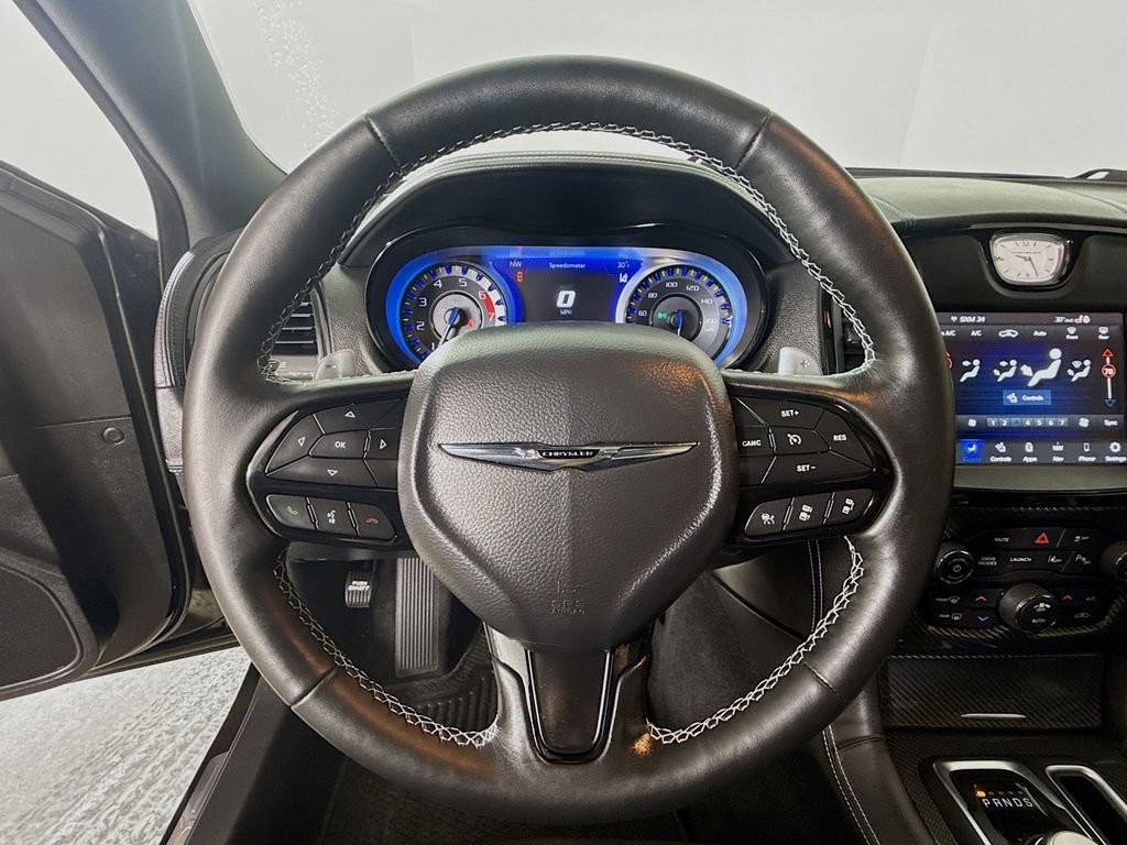Used 2023 Chrysler 300 C image 11