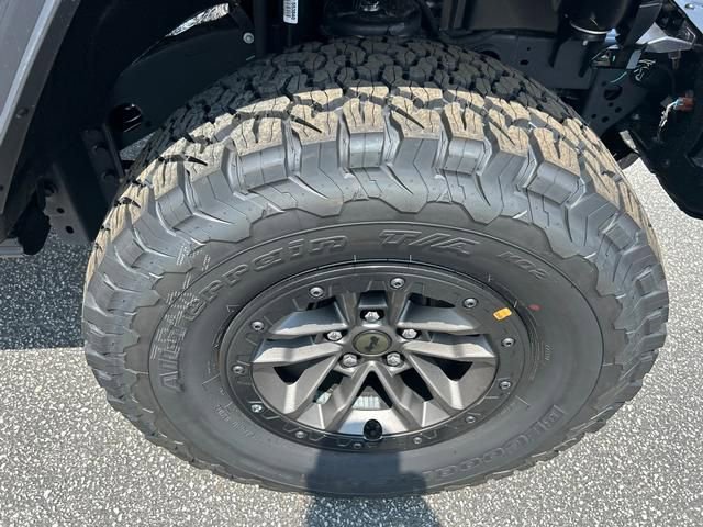 New 2025 Jeep Wrangler Unlimited Rubicon 392 image 33