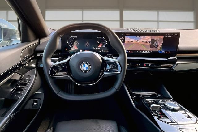 Used 2024 BMW 530i xDrive w/ Premium Package AWD/4WD image 5