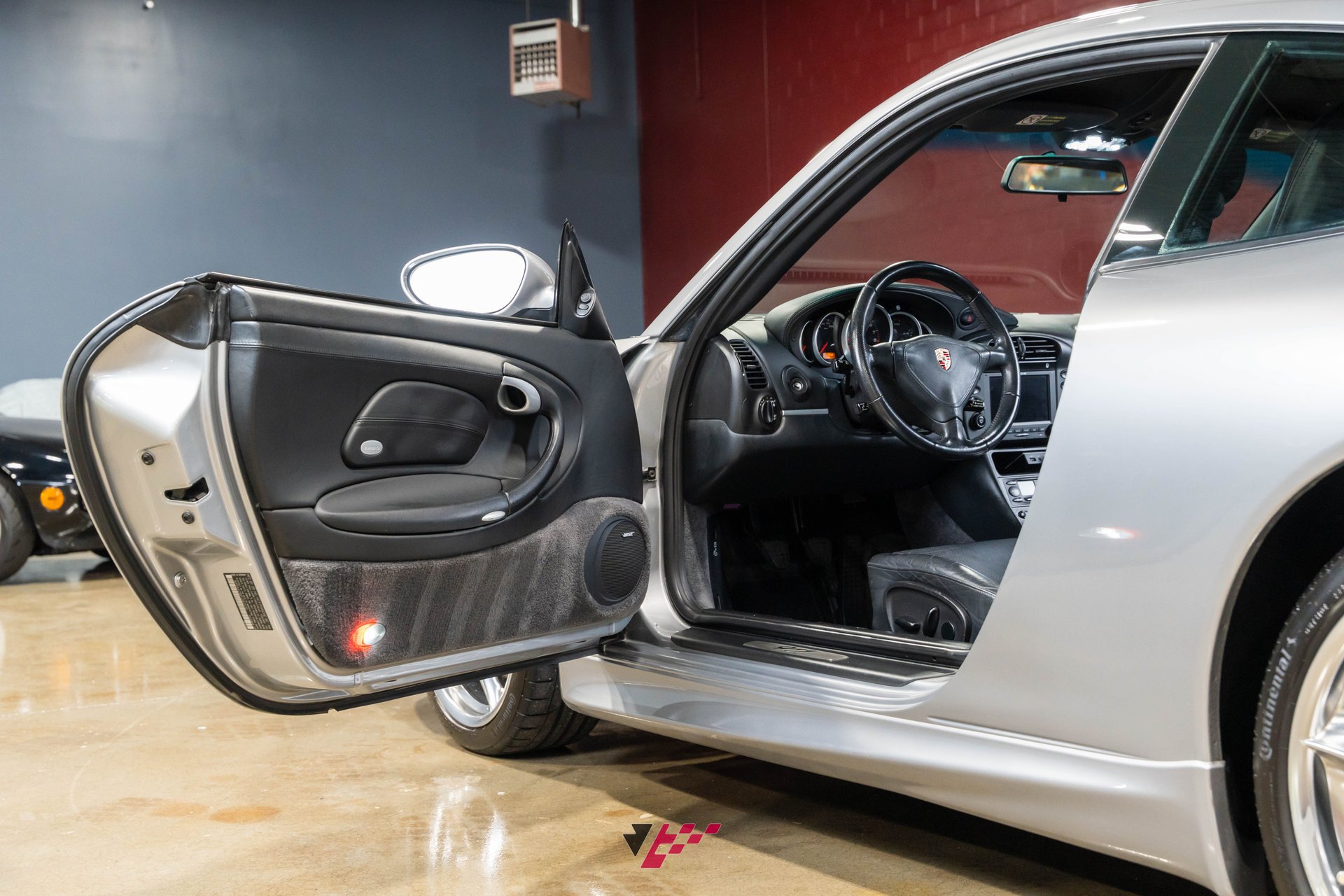 Used 2004 Porsche 911 40th Anniversary RWD image 32