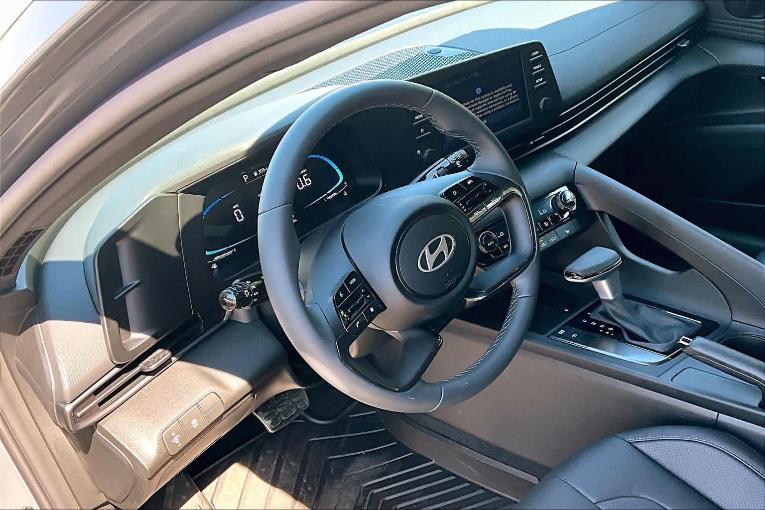 Used 2026 Hyundai Elantra SEL Sport FWD image 18
