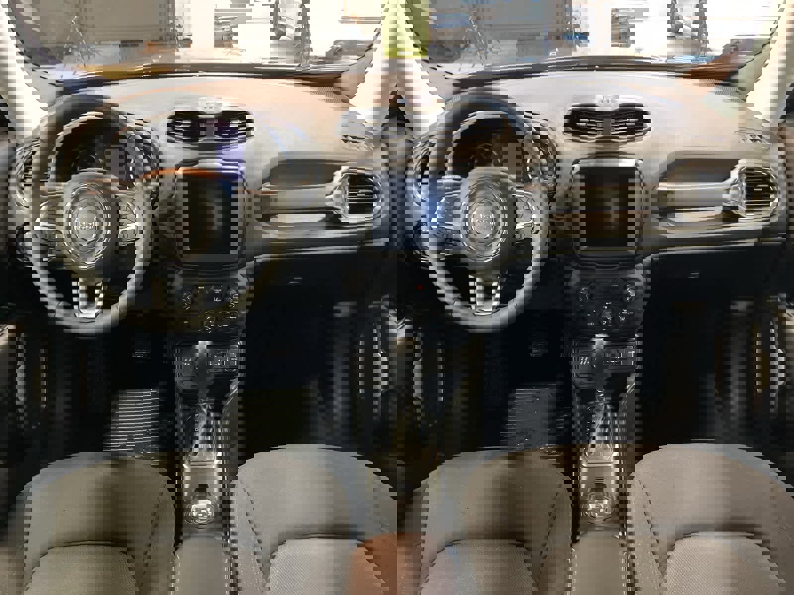 Used 2023 Jeep Renegade Latitude image 23