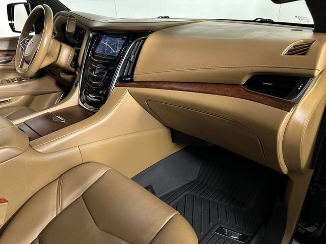 Used 2017 Cadillac Escalade Platinum AWD/4WD image 30