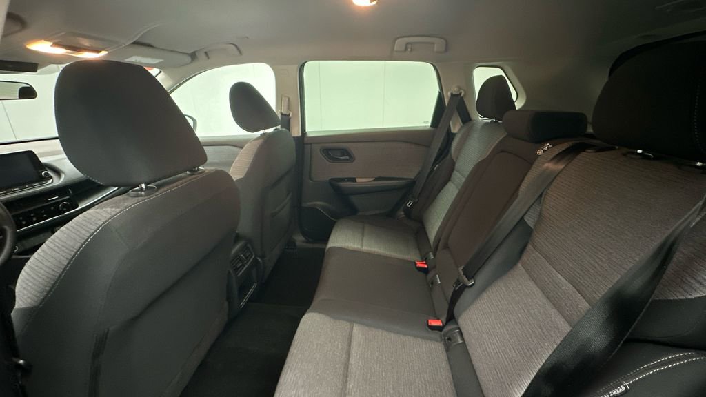 Used 2022 Nissan Rogue S image 10