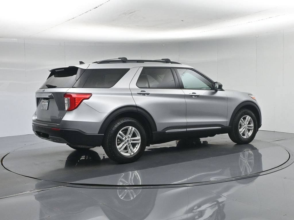 Certified 2021 Ford Explorer XLT w/ Equipment Group 202A AWD/4WD image 33