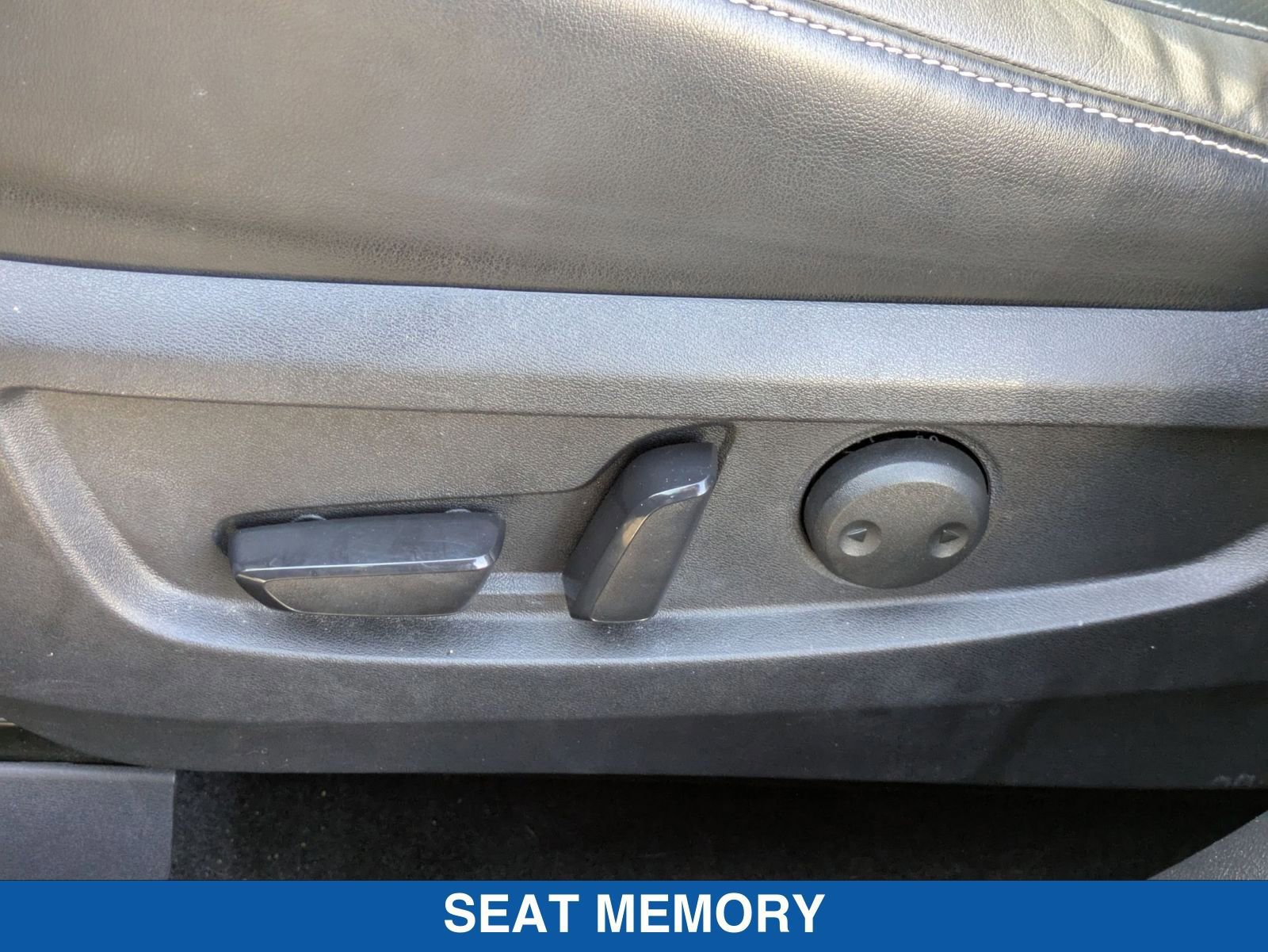 Used 2021 INFINITI QX50 Essential w/ Convenience Package image 28