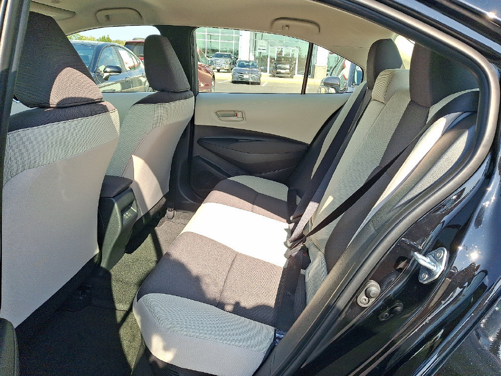 Used 2027 Toyota Corolla LE FWD image 10