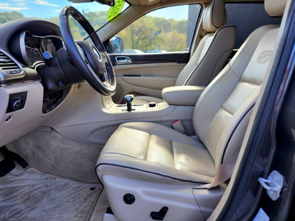 Used 2015 Jeep Grand Cherokee Overland w/ Advanced Technology Group AWD/4WD image 18