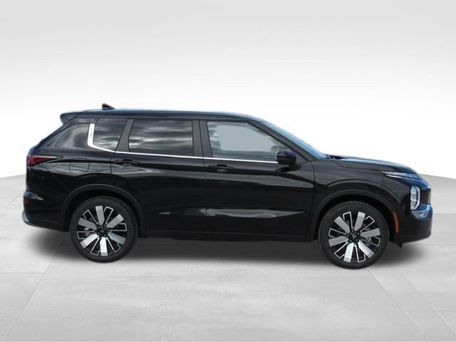 New 2025 Mitsubishi Outlander SE FWD image 2