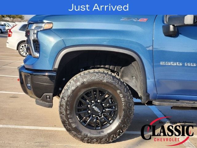 Used 2024 Chevrolet Silverado 2500 ZR2 w/ Technology Package image 26