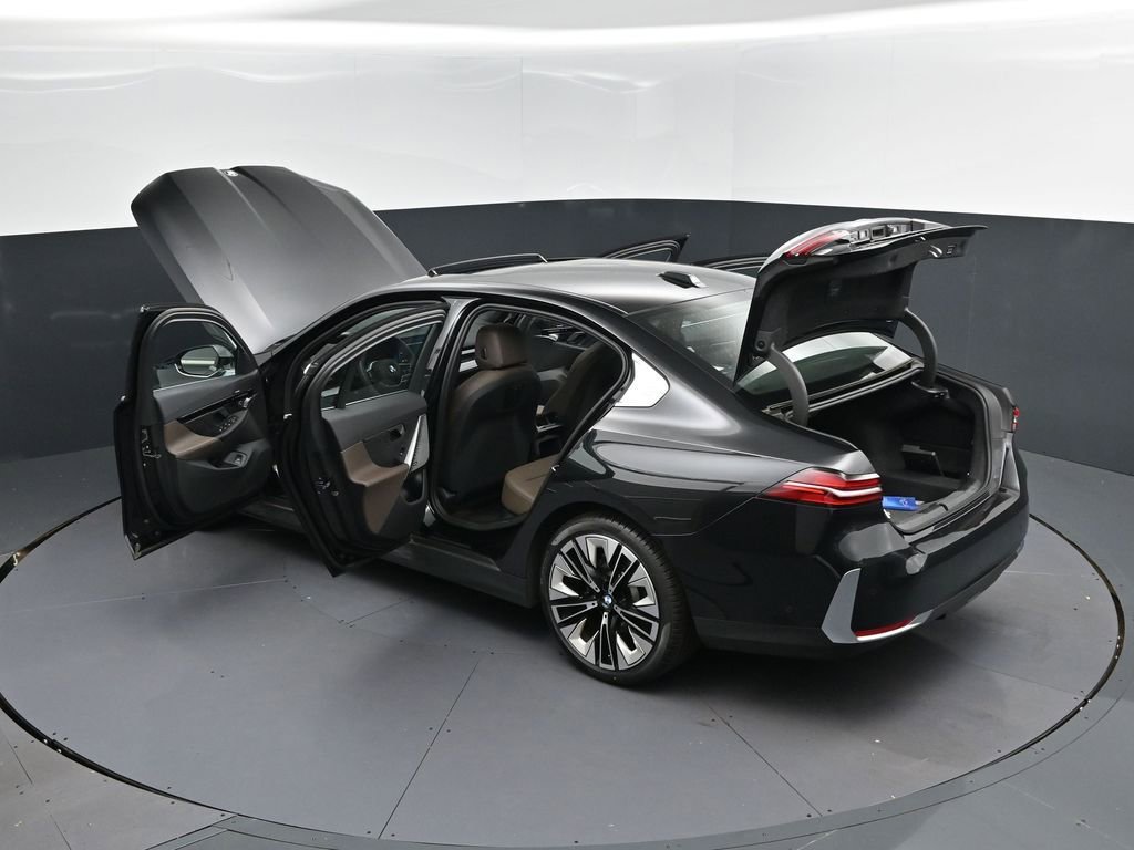 Certified 2025 BMW 530i image 47