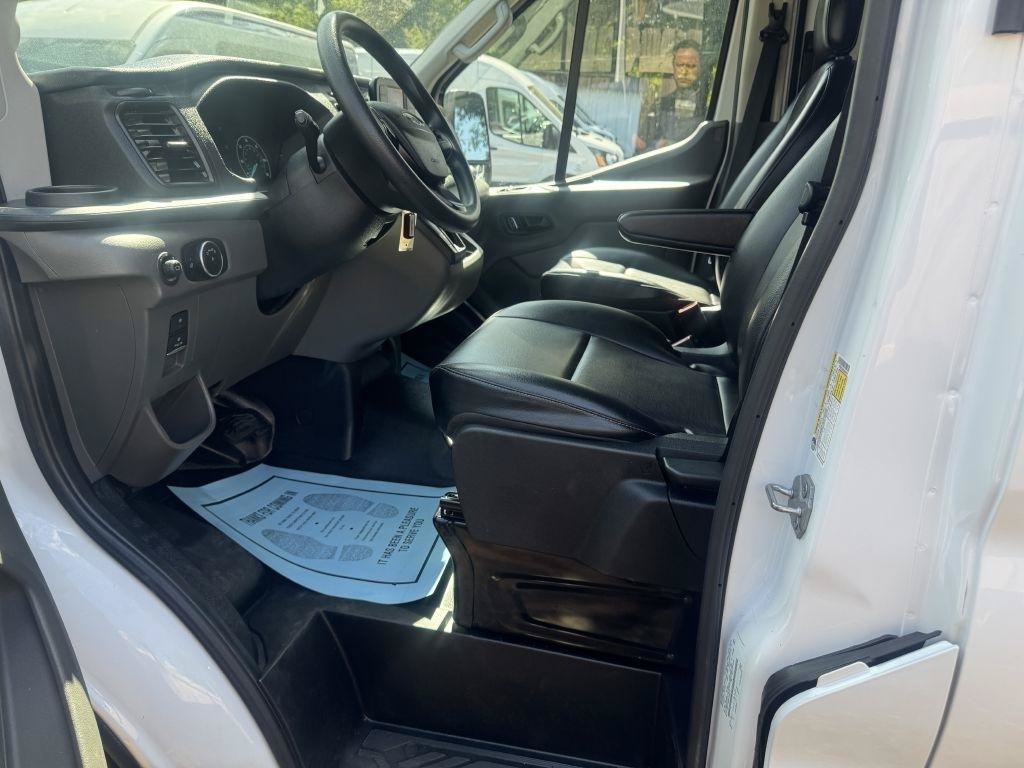 Used 2025 Ford Transit 250 148 Medium Roof RWD image 9