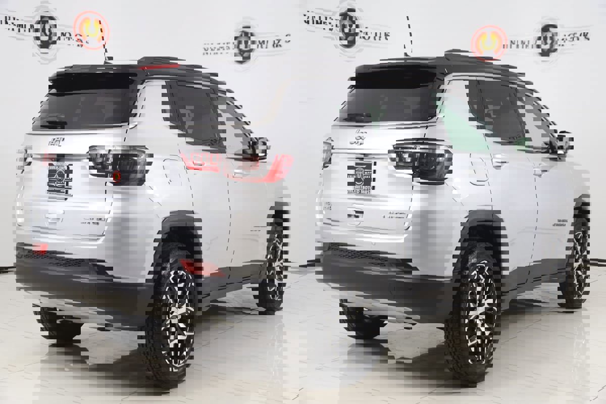 Used 2024 Jeep Compass Limited image 3