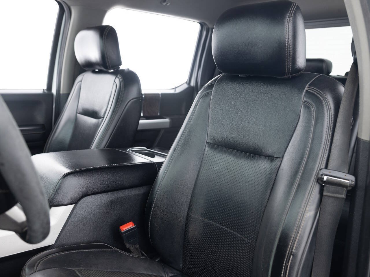Used 2019 Ford F250 Lariat w/ Lariat Ultimate Package AWD/4WD image 29