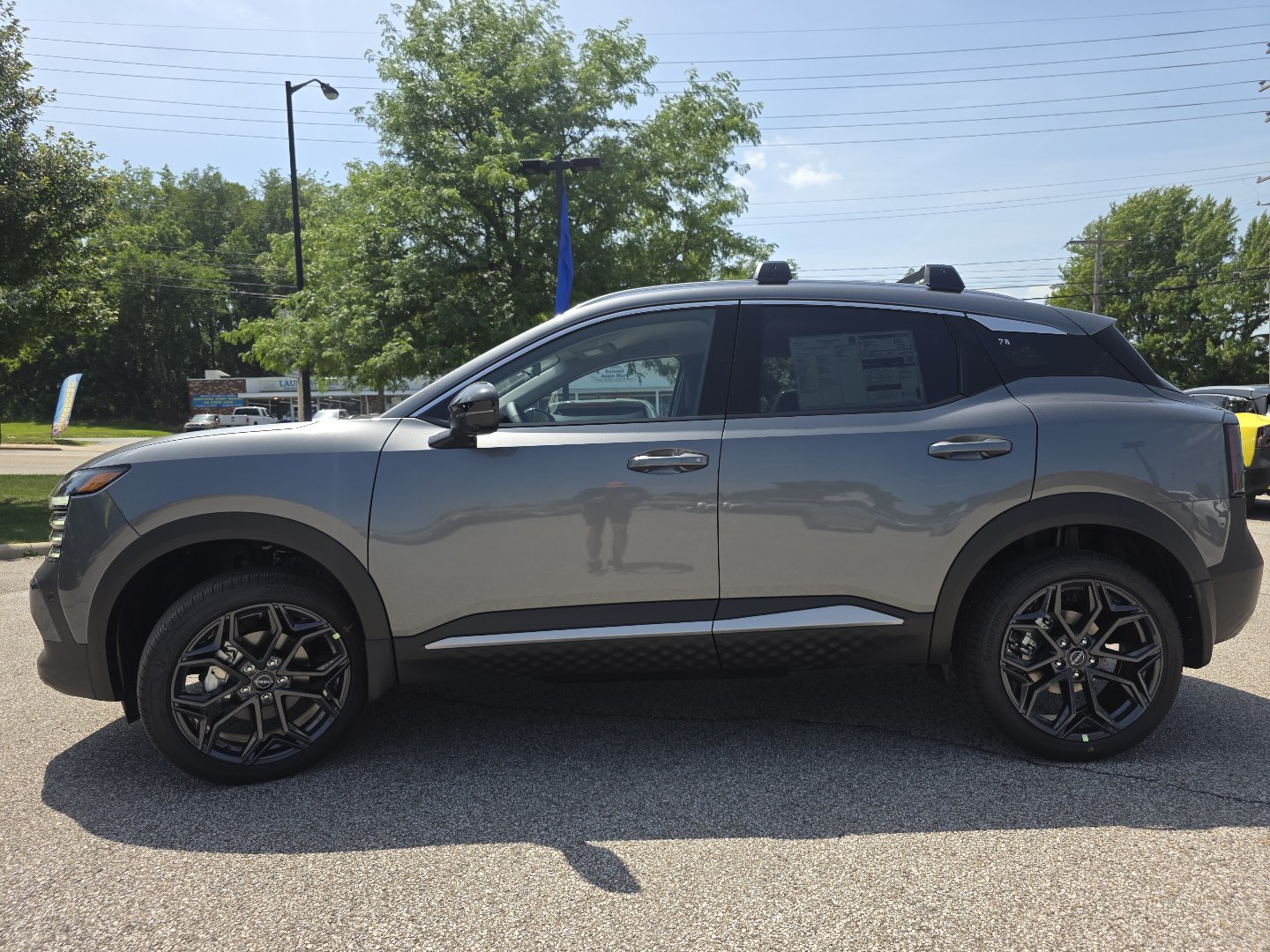 New 2026 Nissan Kicks SR w/ Cold Weather Package AWD/4WD image 15