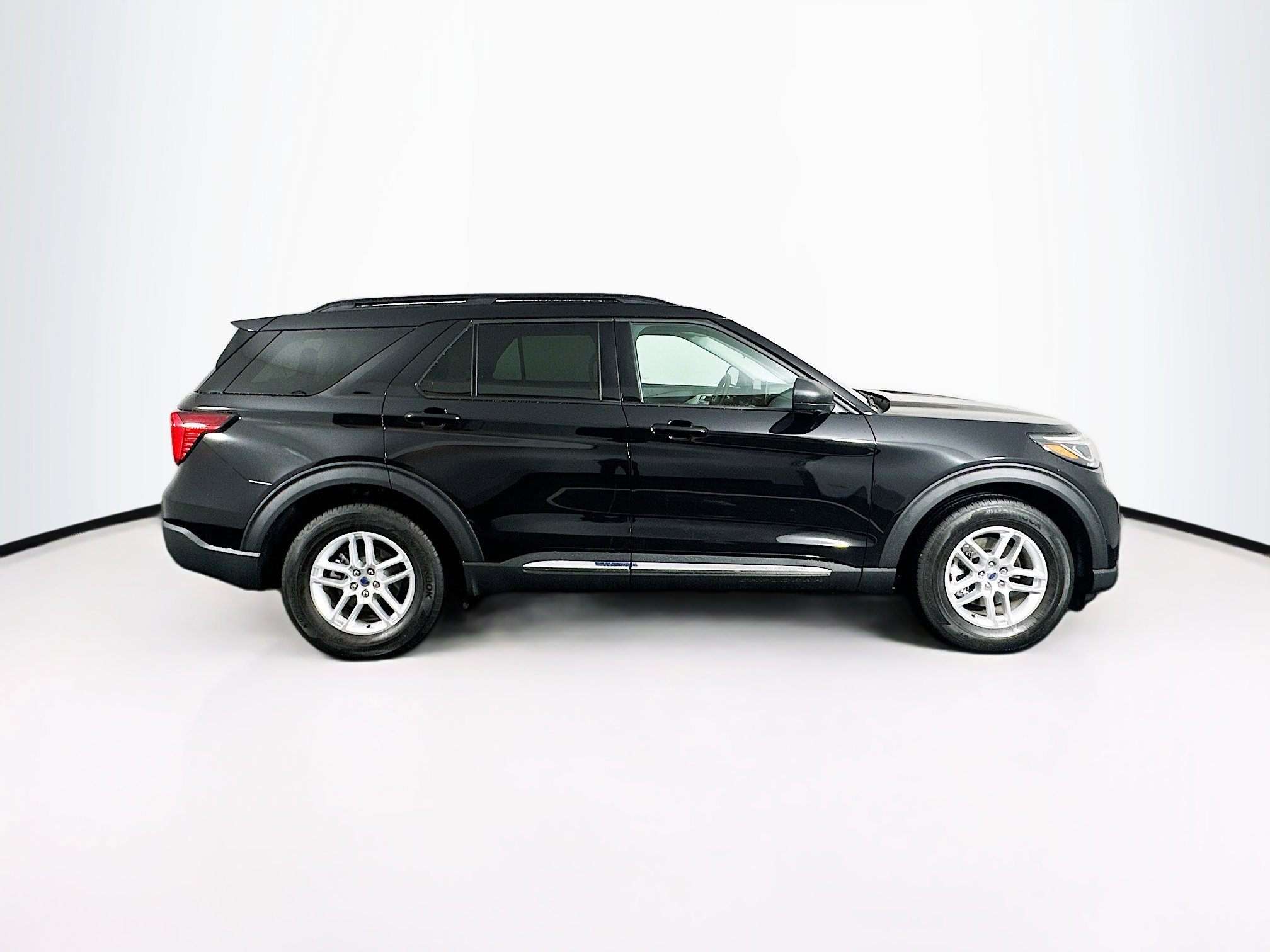 Used 2025 Ford Explorer Active image 10