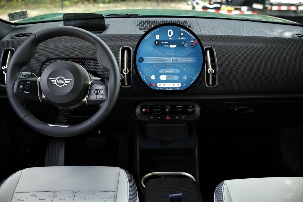 New 2025 MINI Cooper Countryman S w/ Comfort Package Max image 27