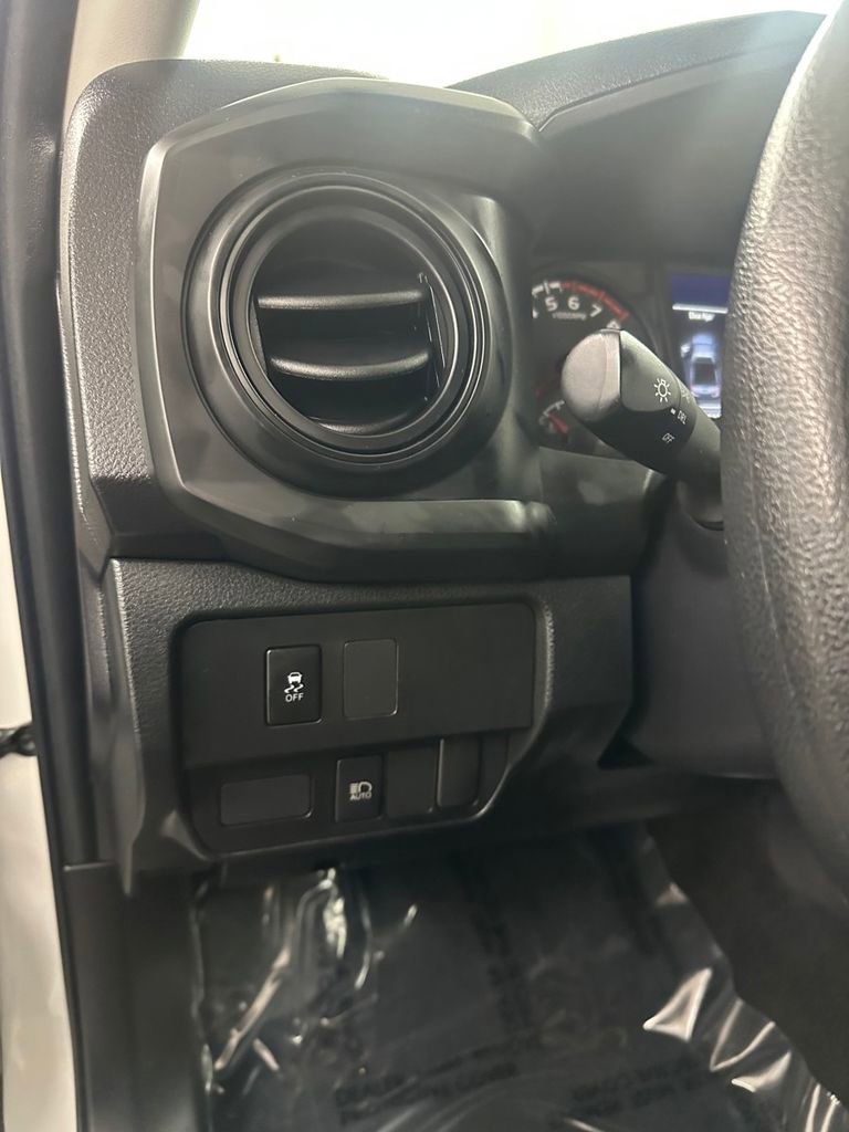 Used 2022 Toyota Tacoma SR image 16