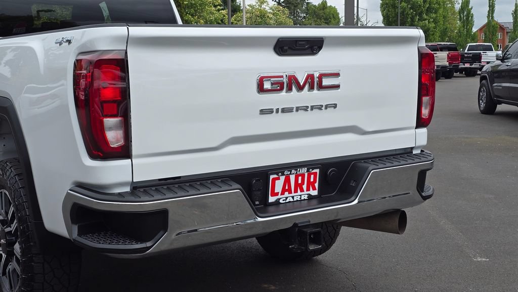 Used 2021 GMC Sierra 3500 4x4 Crew Cab w/ Gooseneck/5TH Wheel Package image 13