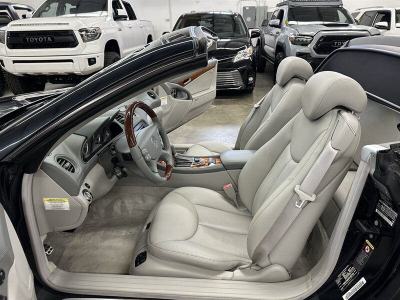Used 2005 Mercedes-Benz SL 500 w/ AMG Sport Pkg image 13