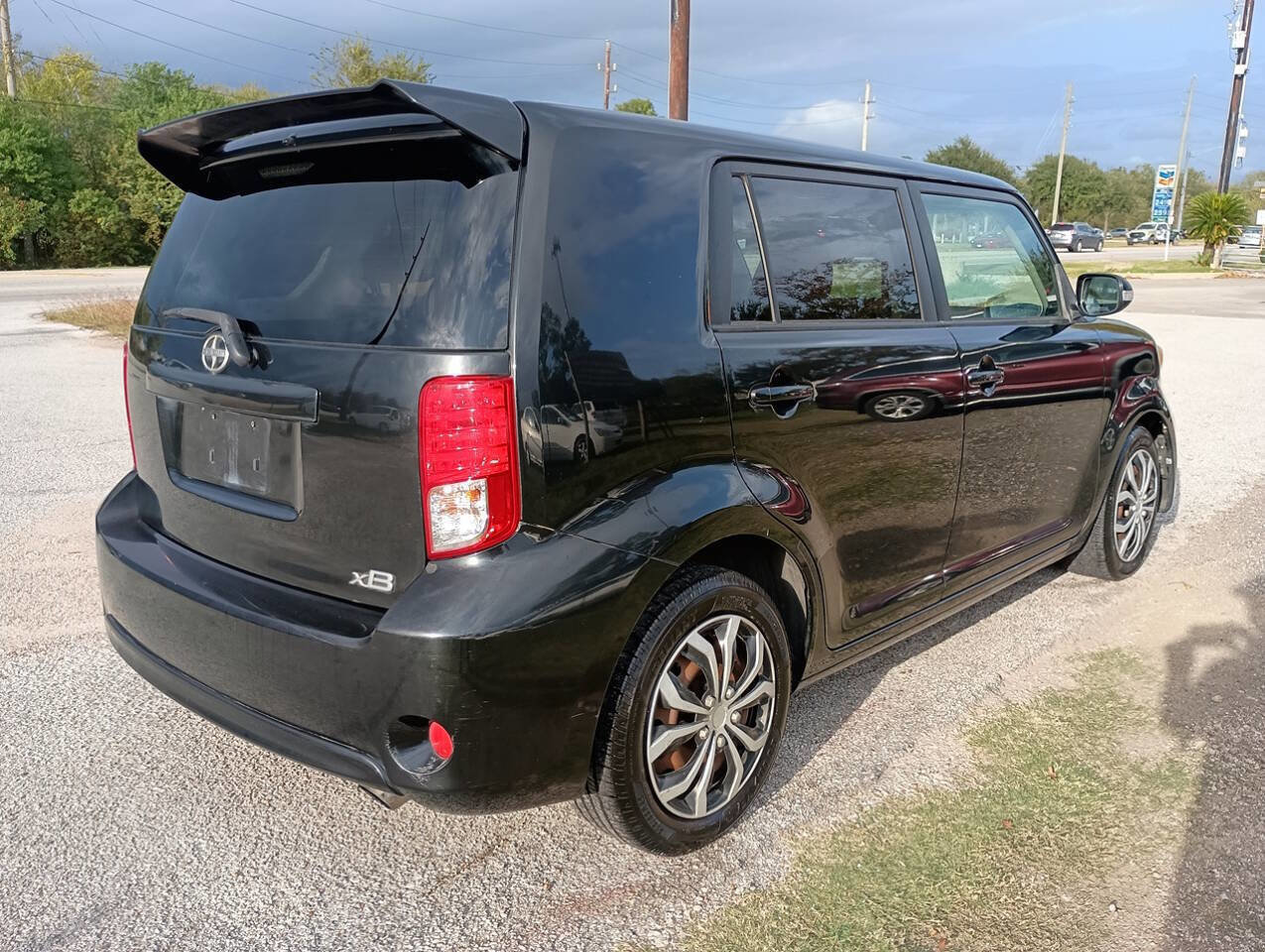 Used 2013 Scion xB Base 4dr Wagon 4A image 5
