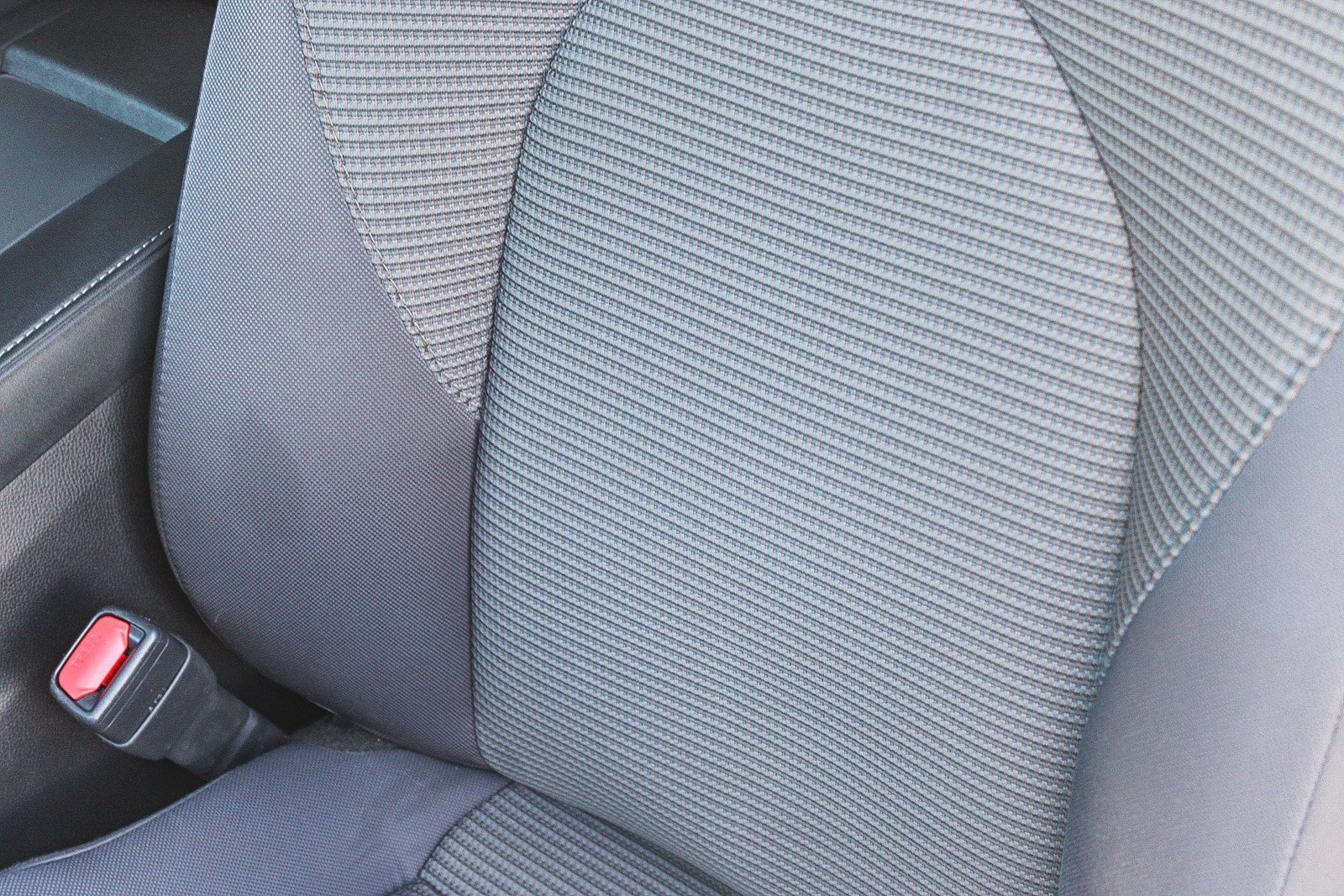 Used 2021 Toyota Highlander L FWD image 23